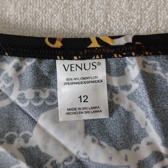 VENUS Golden Links Bikini Set, size 12. - Picture 16 of 16